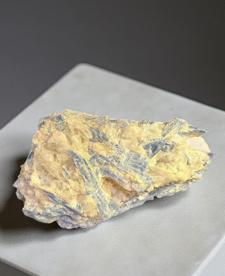 Blue kyanite